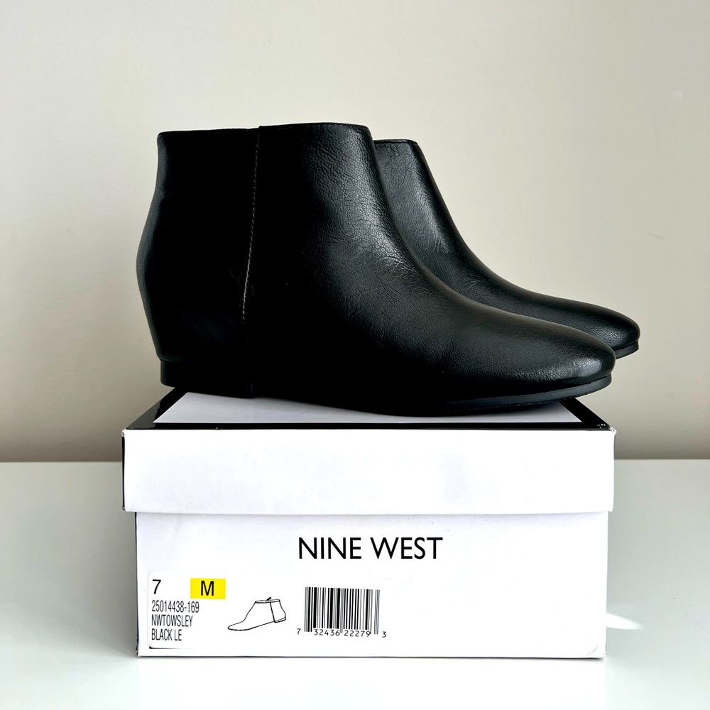 New-In-box Nine West Towsley Booties, Black, Size 7